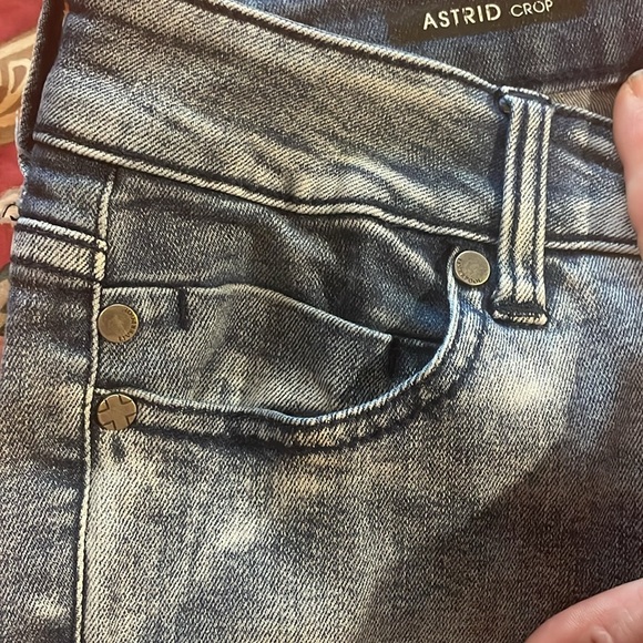 Liverpool Los Angeles Astrid Crop Jeans, EUC, Sz 10 - Picture 7 of 14